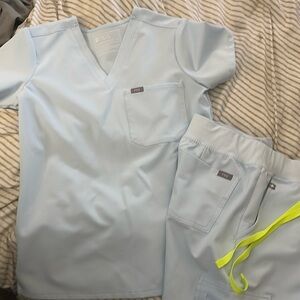 Figs scrub set